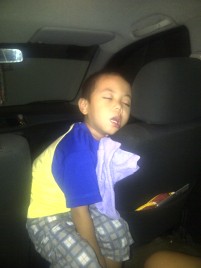 Buboy falling asleep in this position. Haha! (Oct.'12)